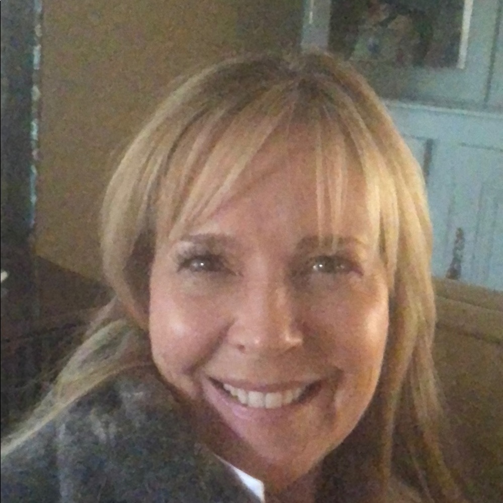 Meet your Posher, Deborah